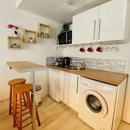 Monceau Super Studio Apartman